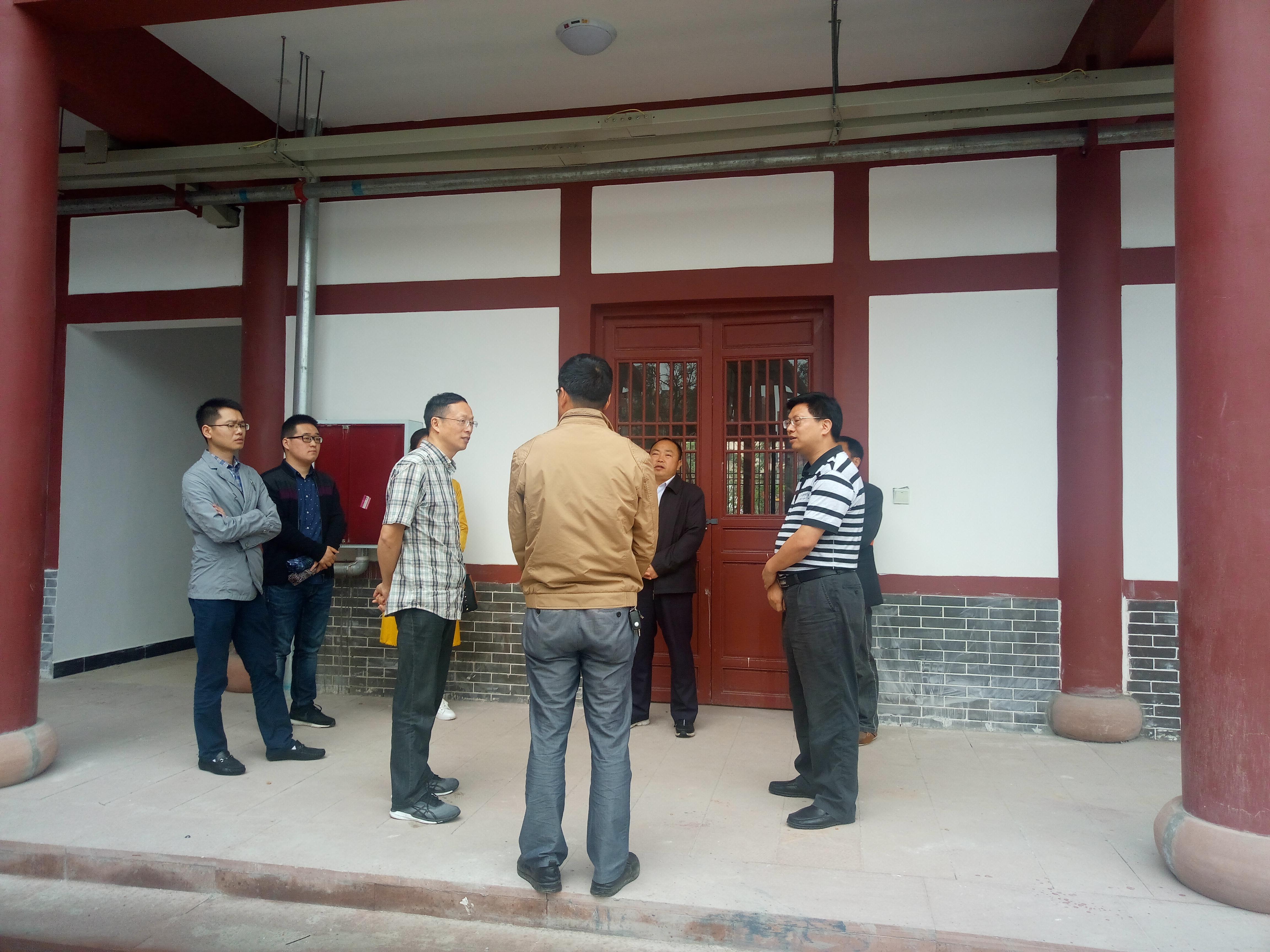 实地查看我县老干部活动中心建设